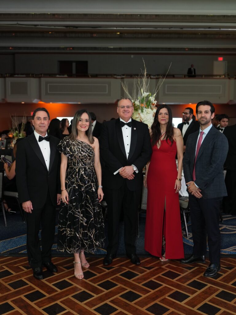 Instagram post from superespecialestelar. This post is in position 5.