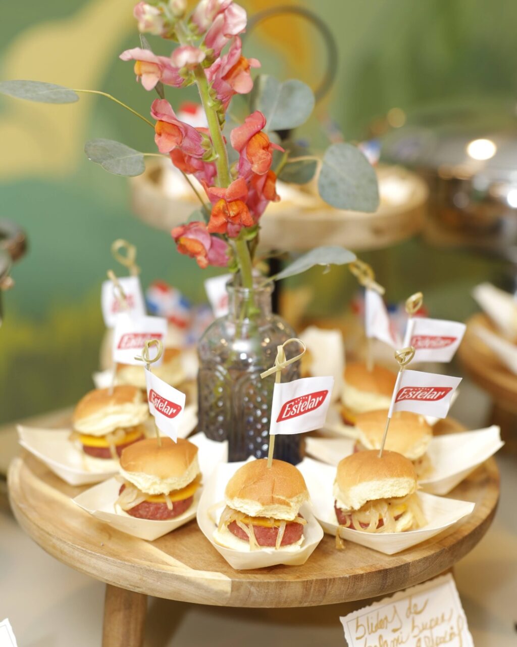 Instagram post from superespecialestelar. This post is in position 4.