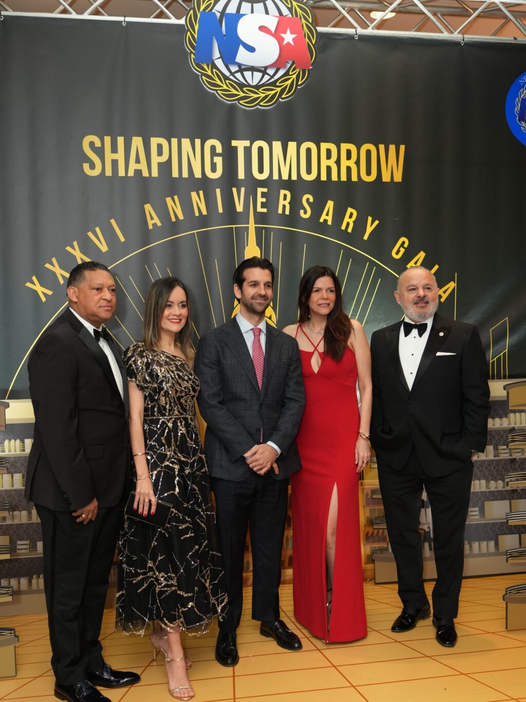 Instagram post from superespecialestelar. This post is in position 1.