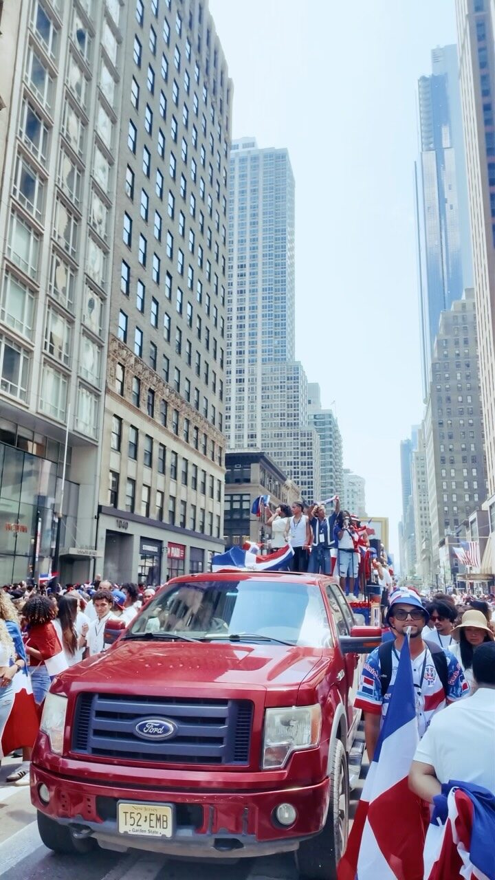 Instagram post from superespecialestelar. This post is in position 1.